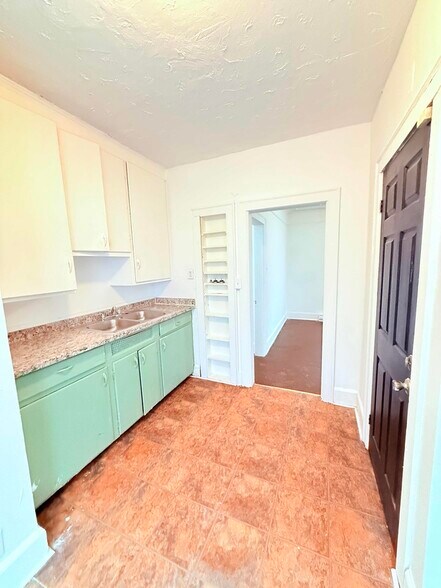 Building Photo - 12032 Santa Rosa Dr