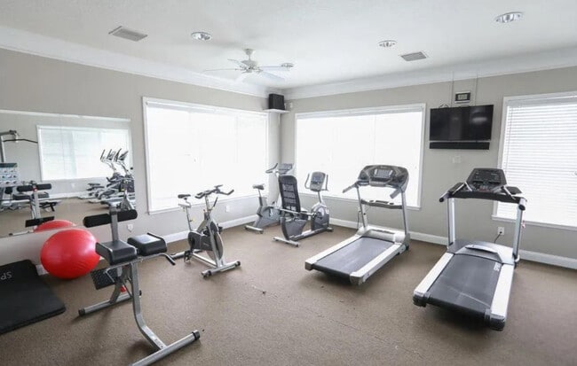 Building Photo - 4213 Highwood Dr