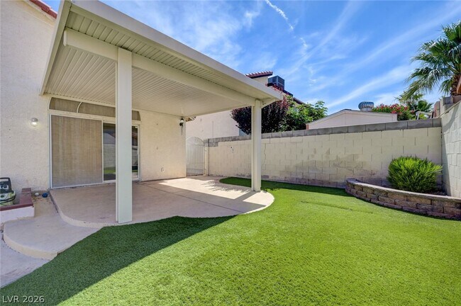 Building Photo - 8752 Raindrop Canyon Ave