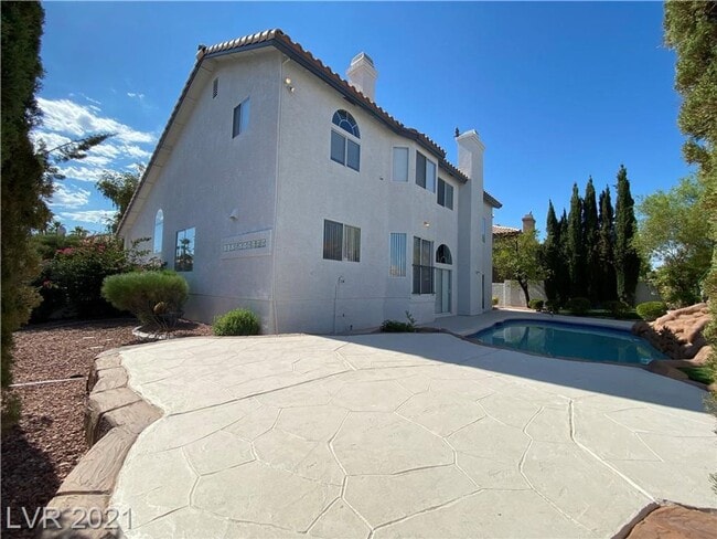Building Photo - Beautifully Remodeled Home with Pool, RV Parking & 3-Car Garage!