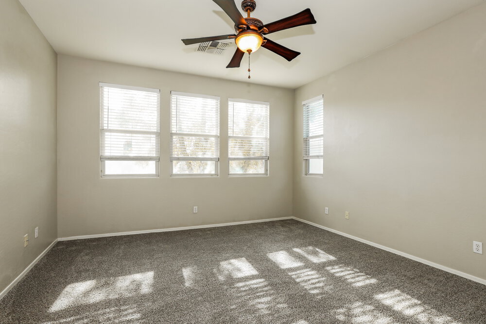 Building Photo - 1303 E Julian Dr