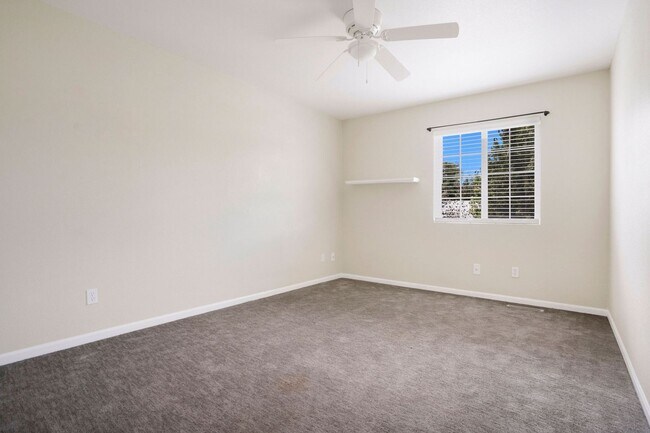 Building Photo - Updated 4 Bedroom Home with Amazing Yard, ...