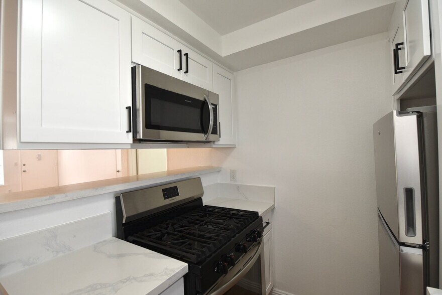 Building Photo - 4930 Whitsett Ave