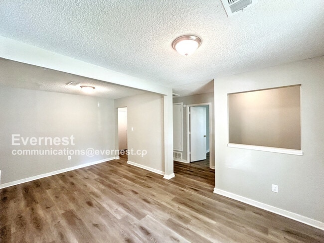 Building Photo - 3727 Kerwin Dr