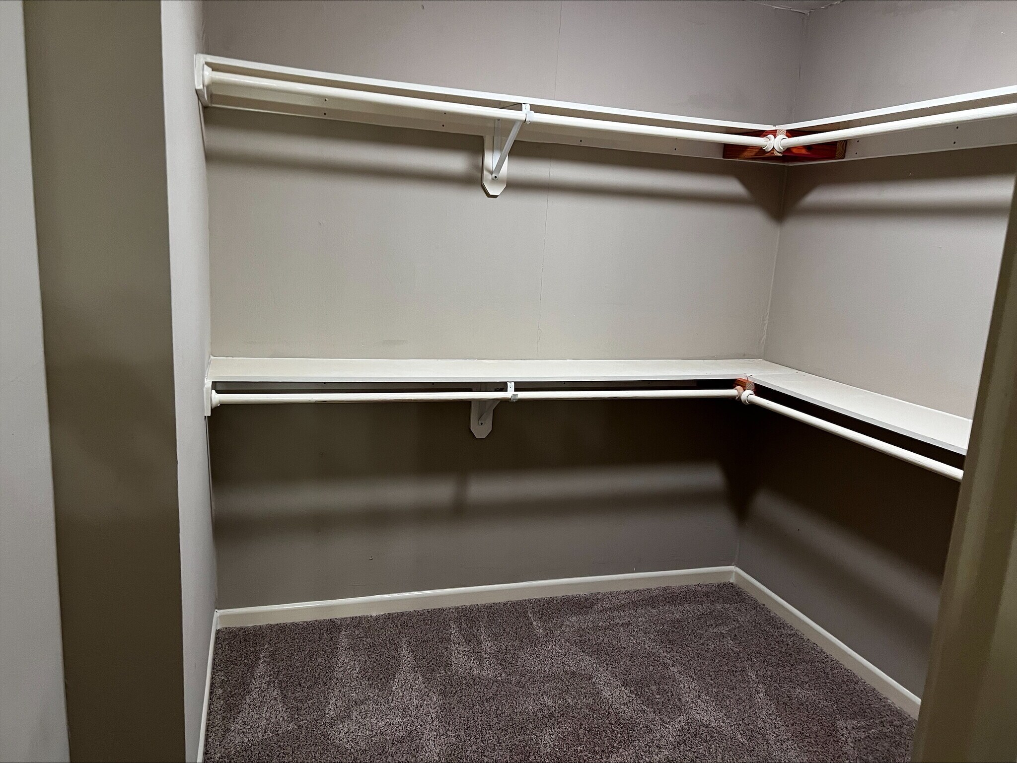 Building Photo - 835 Chatwood Dr