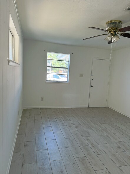 Building Photo - 4413 Herrmann St
