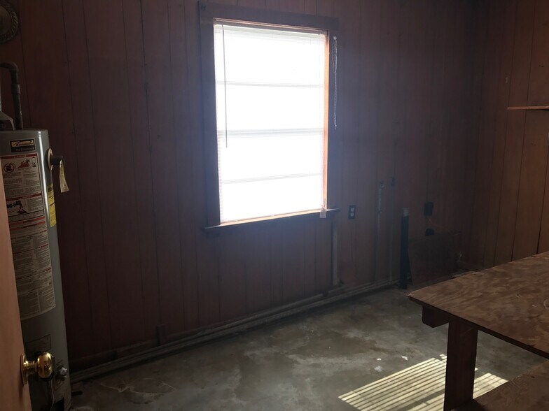 Building Photo - 106 Rosewood Dr