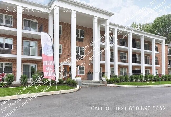 Building Photo - 313 Creek Dr