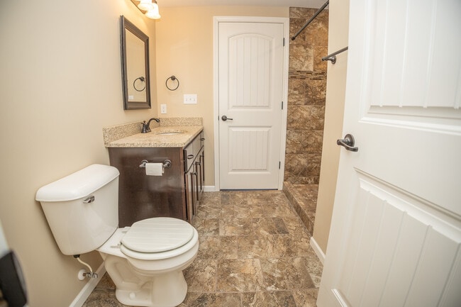 Building Photo - 4055 Westminister Dr