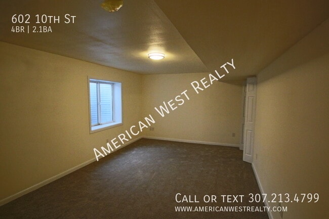 Building Photo - 602 10th St