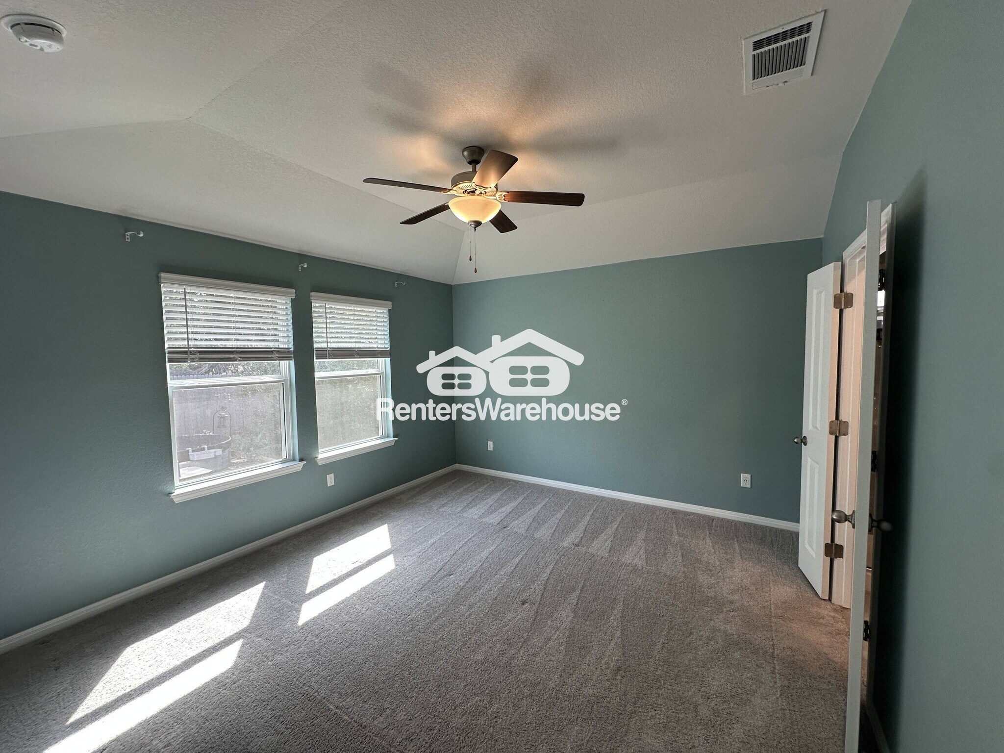 Building Photo - 513 Longmount Cv