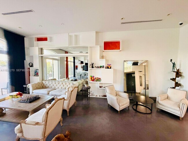 Building Photo - 21025 NE 38th Ave