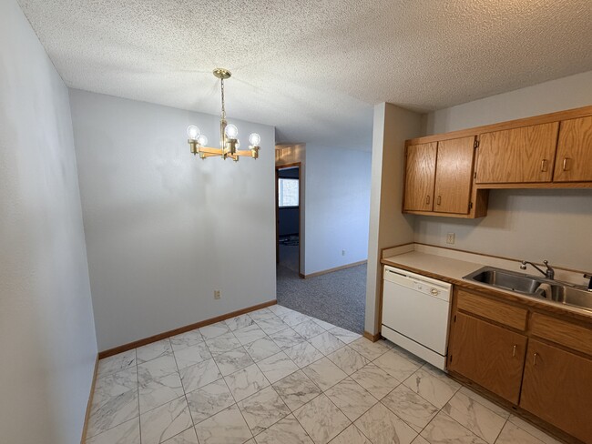 Building Photo - Birch Street Townhomes