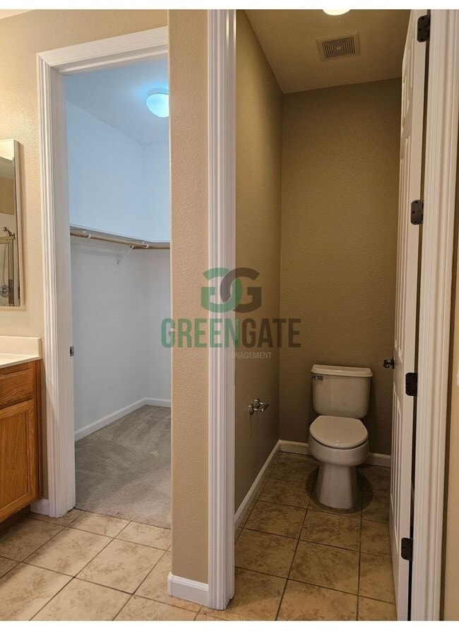 Building Photo - Spacious 4 Bedroom 3 Bath in Patterson! AV...