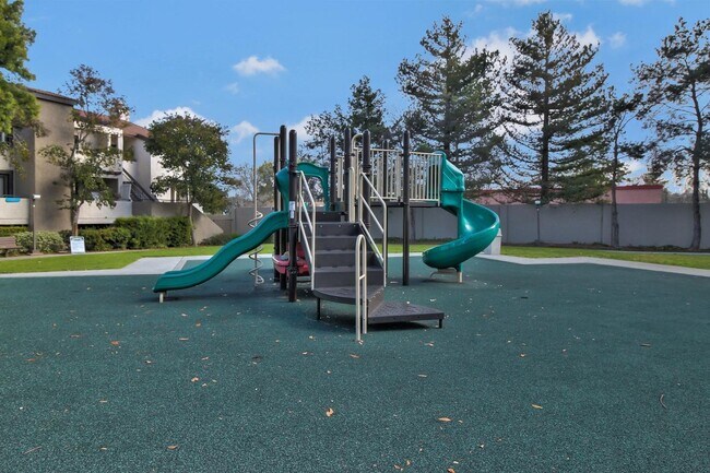 Building Photo - 880 E Fremont Ave