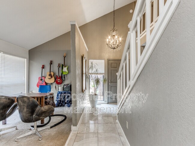 Building Photo - 5911 Fox Run Way