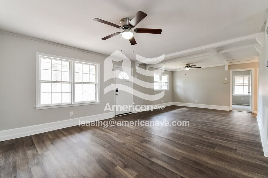 Building Photo - 5614 Grove Ave