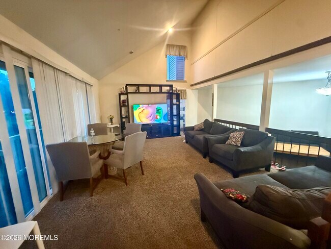 Building Photo - 9 Cotswold Cir