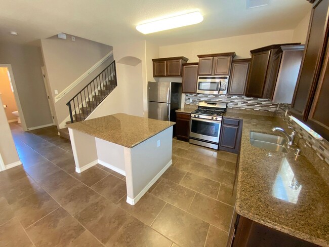 Building Photo - East El Paso LARGE 4 bed Refrig A/C!