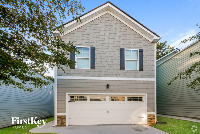 Building Photo - 28 E Newnan Rd