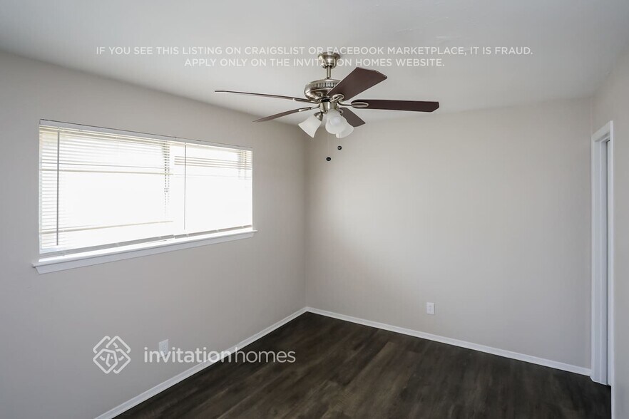 Building Photo - 215 Adams St