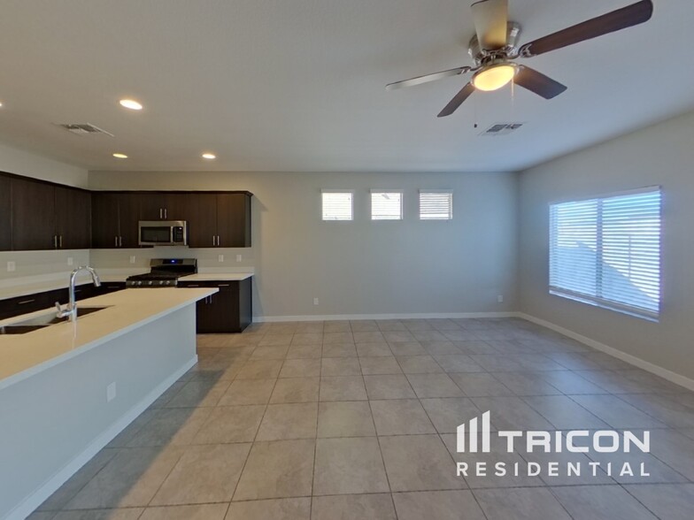 Building Photo - 42288 W Posada Dr