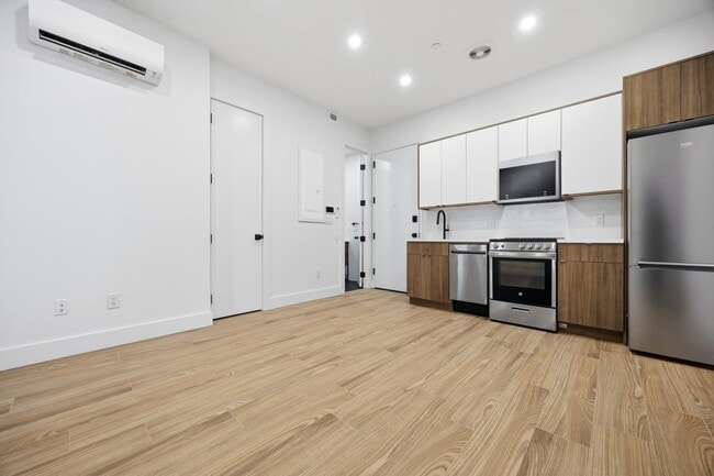 Building Photo - 379 Hawthorne St