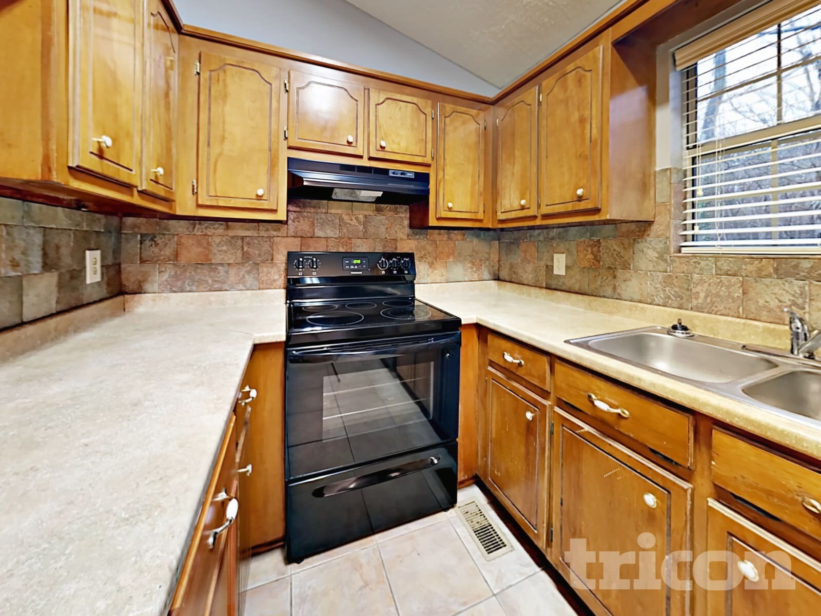 Building Photo - 140 Remington Ln