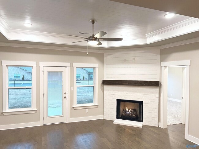 Building Photo - 410 Raleigh Elm Dr