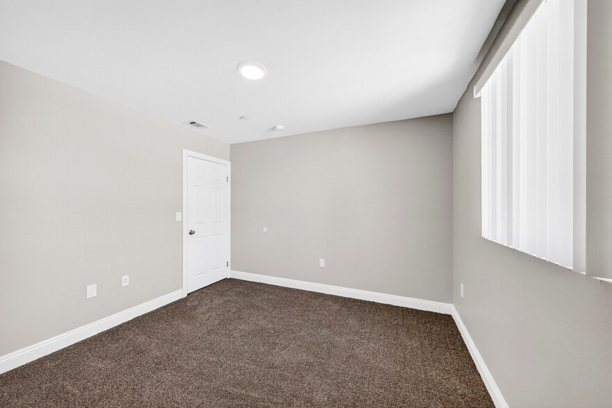 Building Photo - 11227 Towne Ave