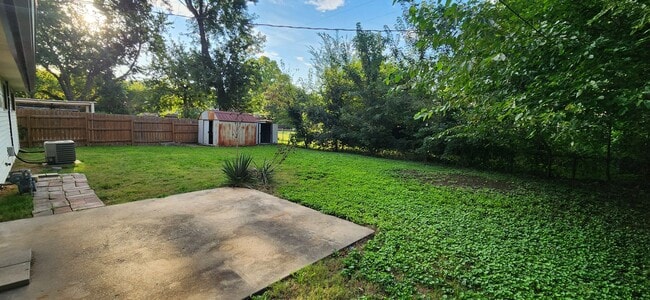 Building Photo - 3BR, 2BTH Beautiful ranch style home with ...