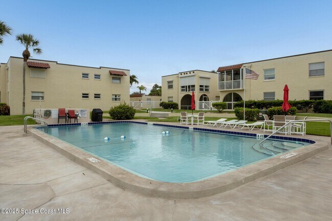 Building Photo - 1605 Minutemen Causeway