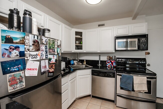 Building Photo - 1360 N Sandburg Terrace