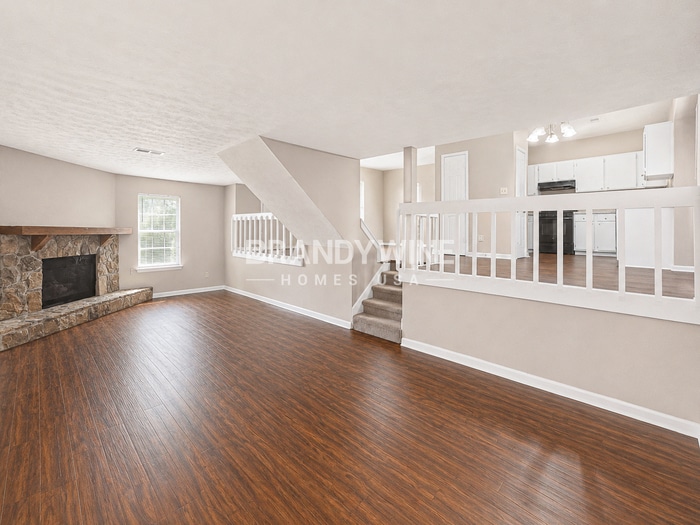 Building Photo - 5196 Brough Ln