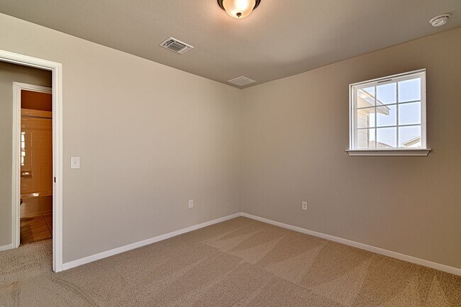 Building Photo - 6601 Loretta White Ln