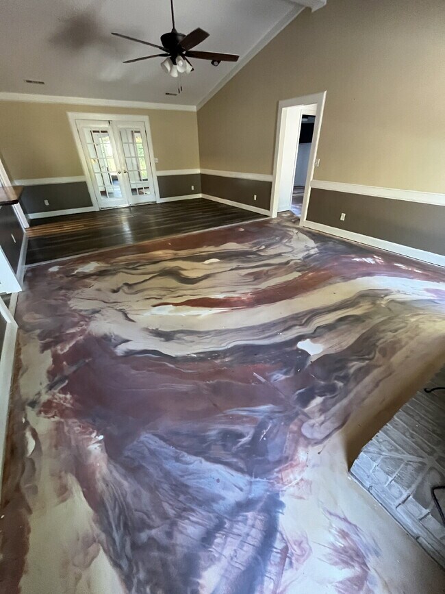 Building Photo - "Charming 3-Bedroom Retreat with Granite Elegance & Cozy Fireplace in Kernersville!"