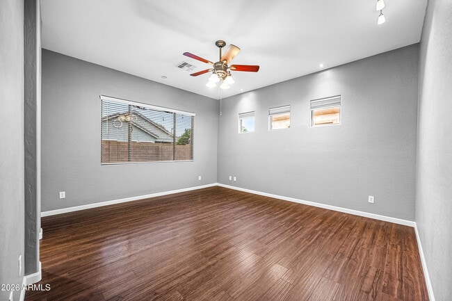 Building Photo - 4231 E Marshall Ave