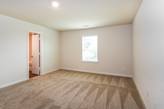 Building Photo - 132 Innis Brk Cir