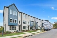 Building Photo - 2637 Camphor Xing