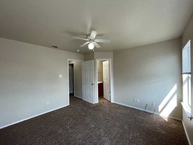 Building Photo - 5630 Golf Mist