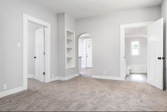 Building Photo - 5411 N 24th St