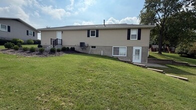 Building Photo - 1003 Rose Ln