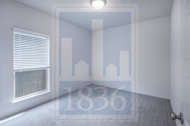 Building Photo - 308 Lacey Oak Lp