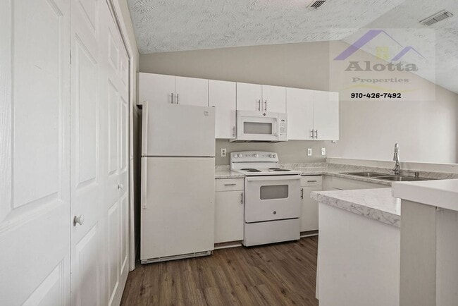 Building Photo - 6800-8 Willowbrook