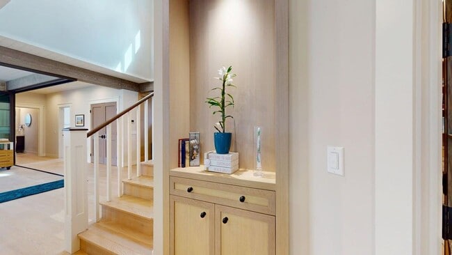 Building Photo - Beautifully Designed Country Club Home Offered July and August 2026