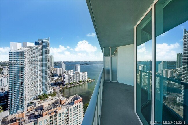 Building Photo - 1900 N Bayshore Dr