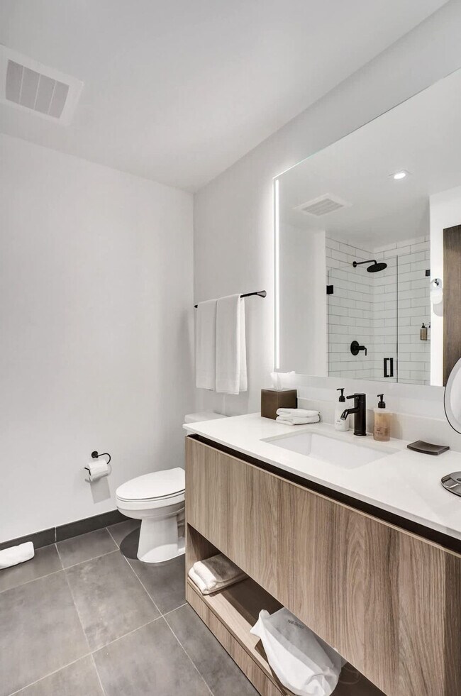 Building Photo - 398 NE 5th St