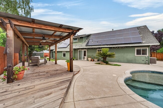 Building Photo - 420 Colusa Pl