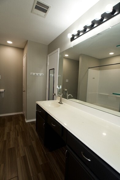 Building Photo - 2710 Sockeye Dr