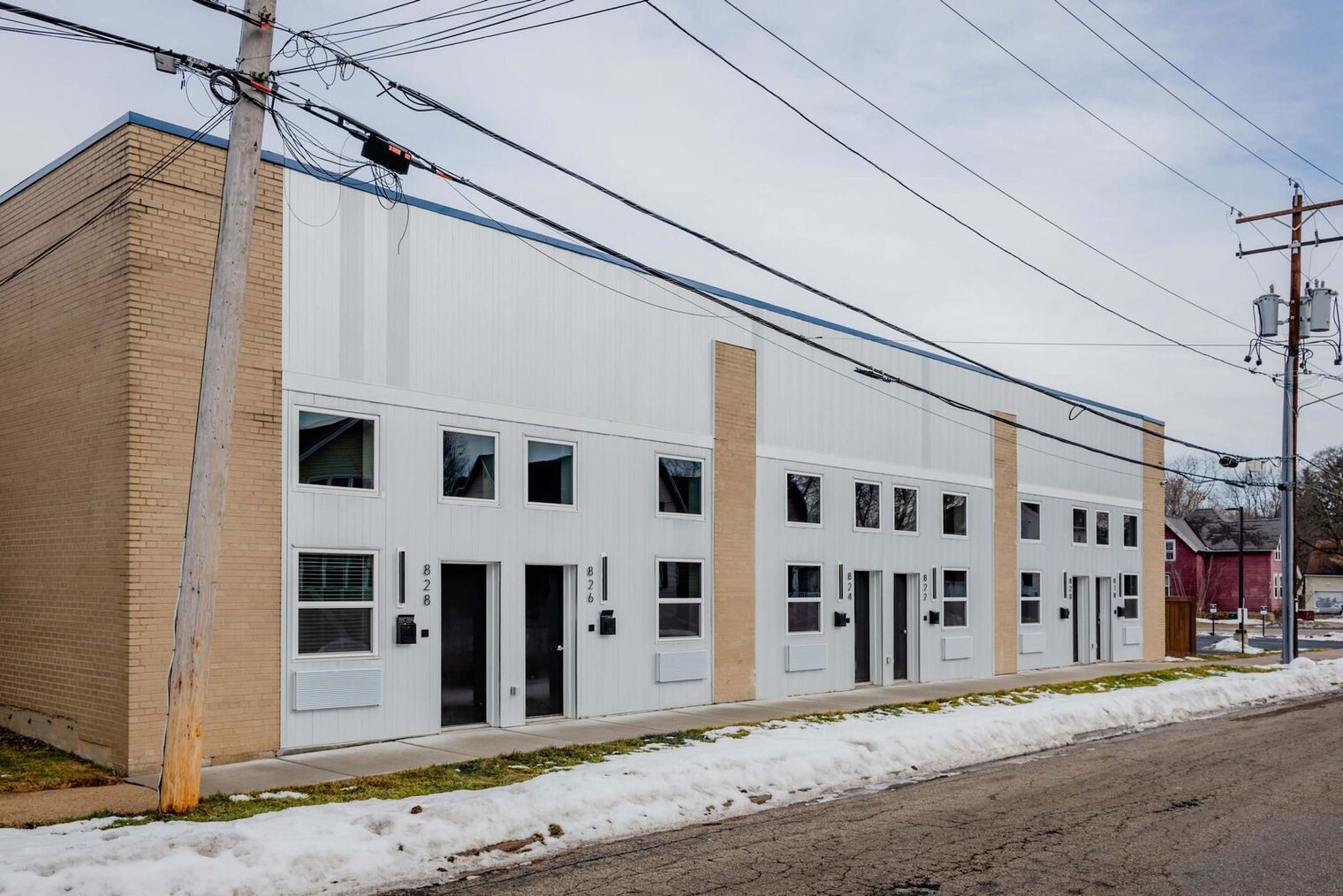 Building Photo - 217 S Badger Ave